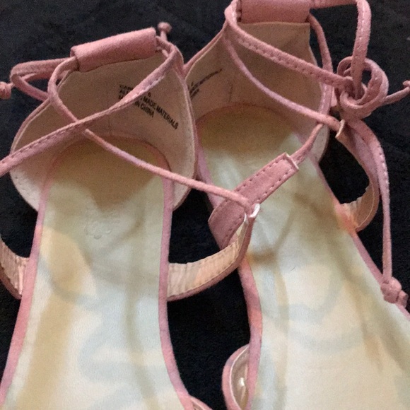 Flats - Picture 4 of 5